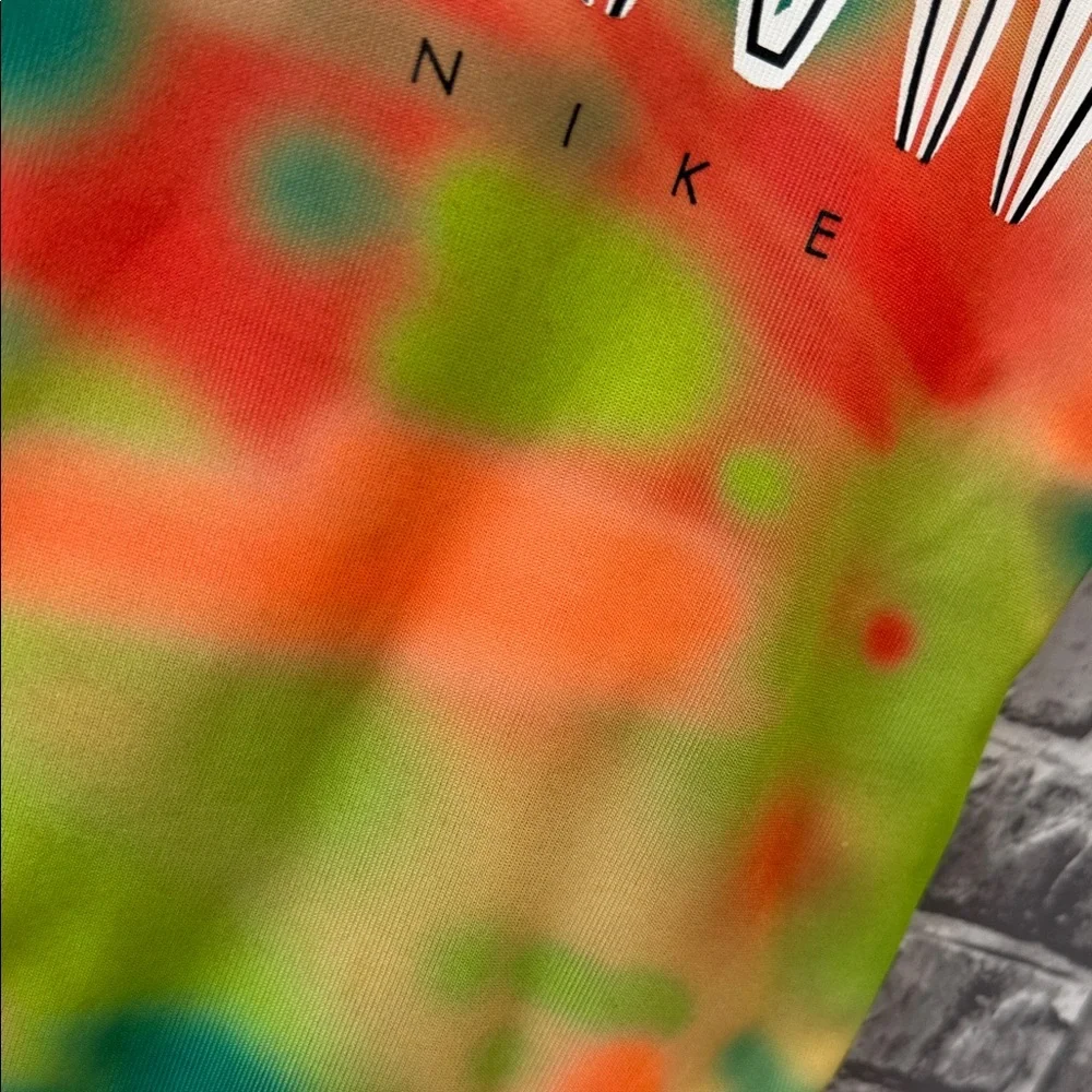 Jordan vibrant tie